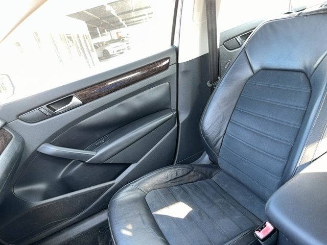 2015 Volkswagen Passat 2.0L TDI SEL Premium