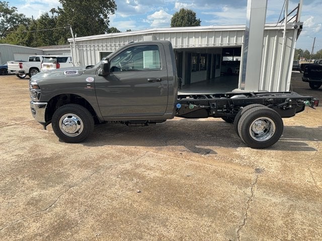 2027 RAM Ram 3500 Chassis Cab RAM 3500 TRADESMAN CHASSIS REGULAR CAB 4X4 60' CA