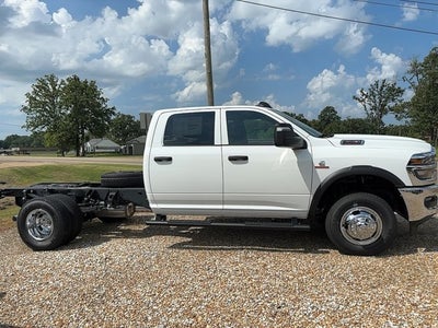 2026 RAM Ram 3500 Chassis Cab RAM 3500 TRADESMAN CREW CAB CHASSIS 4X4 60' CA